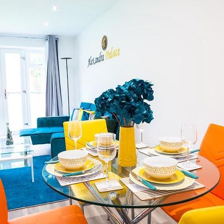 The 'Pinky' - Beautiful 1 Bed Apartment In Hatfield - Free Parking - Near Uni & Business Park - Big Savings On Long Stays Eksteriør billede